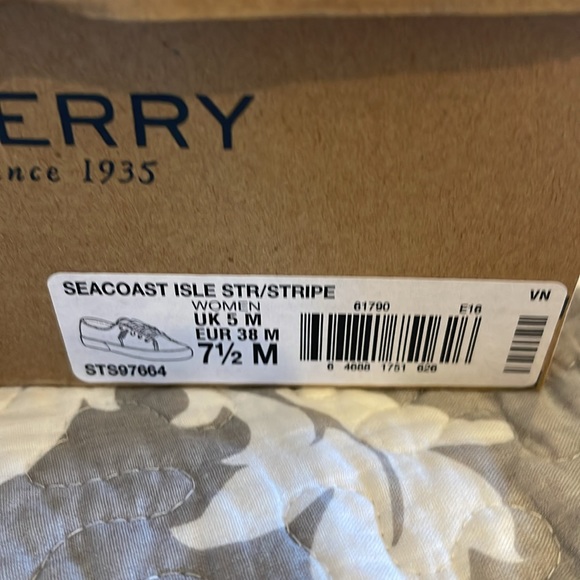 Sperry sneaker size 7.5 M - Picture 3 of 5
